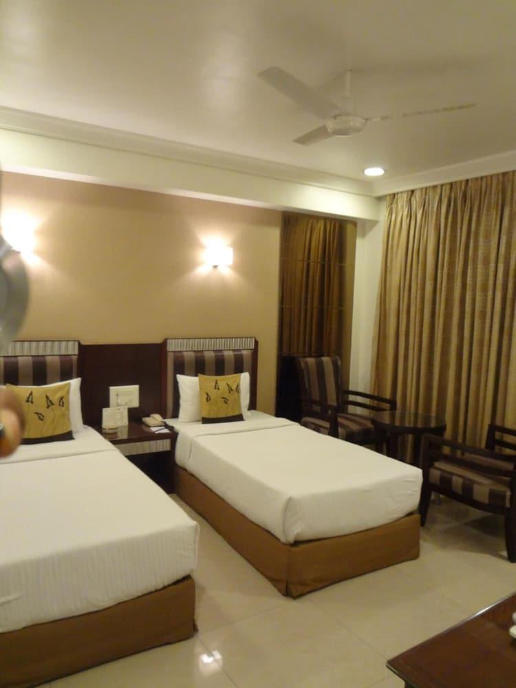 Hotel Suba Palace Near Gateway Of India Мумбаи Экстерьер фото
