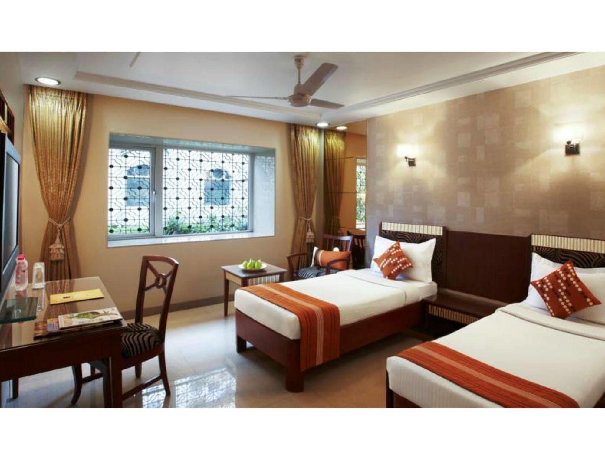 Hotel Suba Palace Near Gateway Of India Мумбаи Экстерьер фото